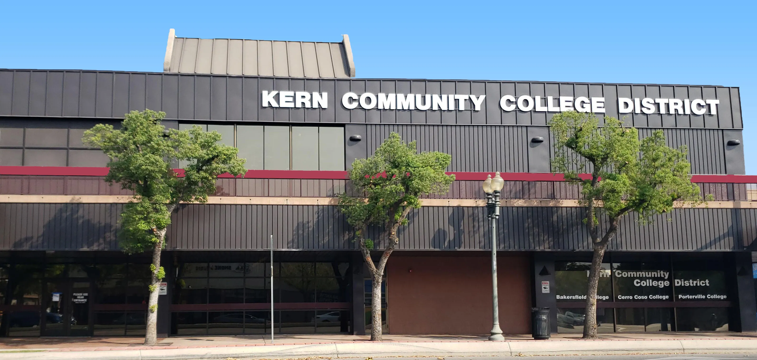 outside view of Kern CCD building from 21st Street